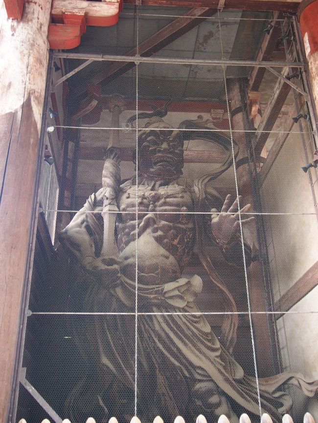 こちらも国宝・木造金剛力士立像。