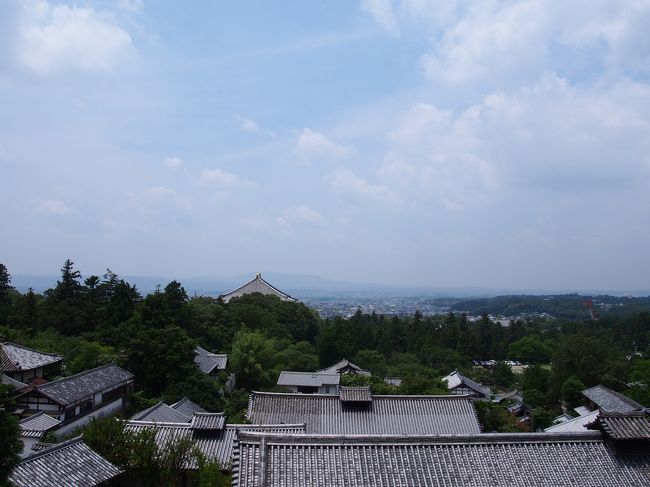 そして、やっと着いた二月堂からの景色。<br /><br />ちょっと曇っていて残念。<br /><br />昨日、ここからの夕焼けが見れなかったことが悔しいよおぉ