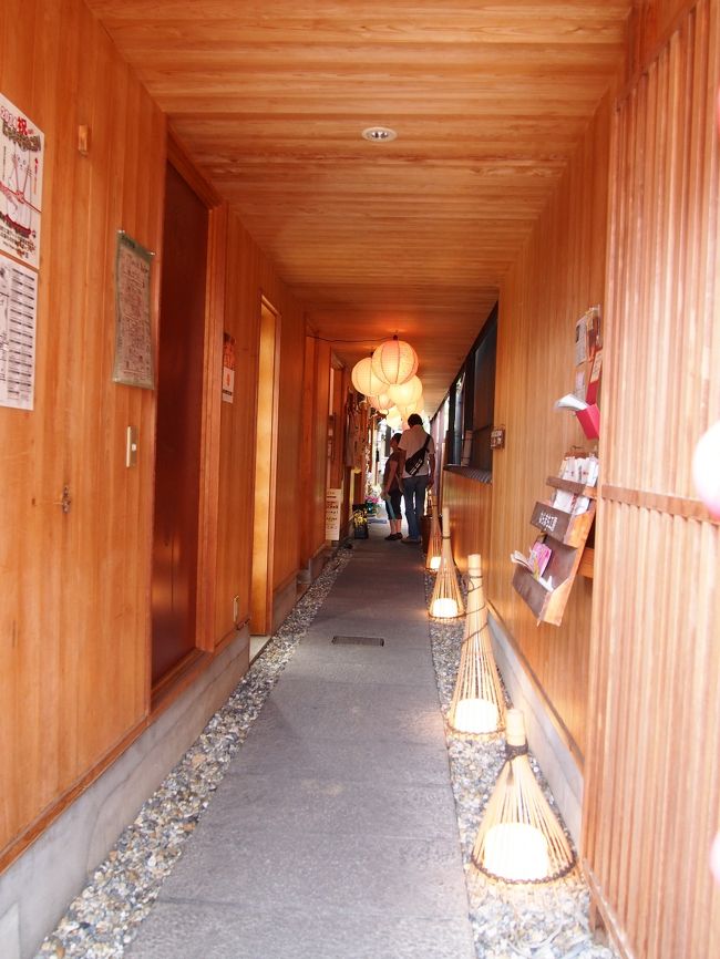 なんだか心をくすぐる通路です。