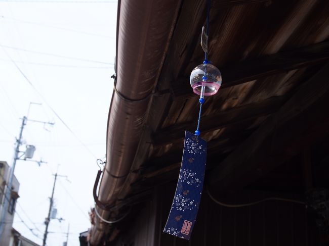 この一帯のお家の軒先には風鈴が飾ってあって、とても風流でした。