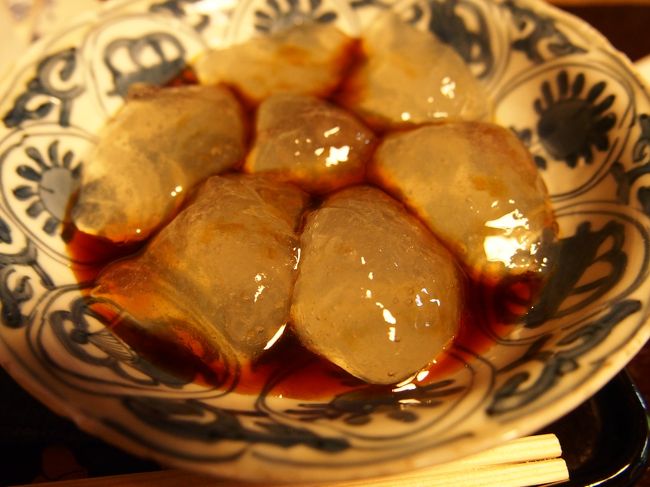 うーん<br /><br />さっきケーキを食べたばかりだからすっごく苦しいんですケド・・・<br />時間プラスお腹との戦いにもなって来ました。<br /><br />せっかくの葛餅なのに、お茶と一緒に無理やり喉に流し込みます（涙）