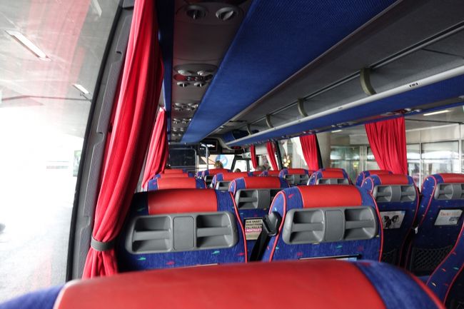 ストックホルム市内までは安いバスで向かいます。曇っててちょっとがっかり。