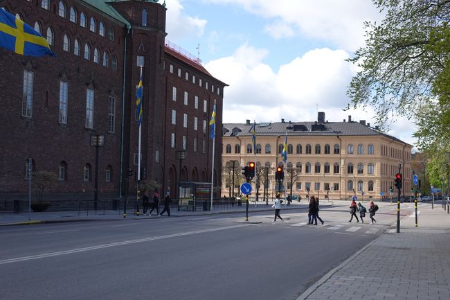 10分くらい歩いて市庁舎に到着しました。