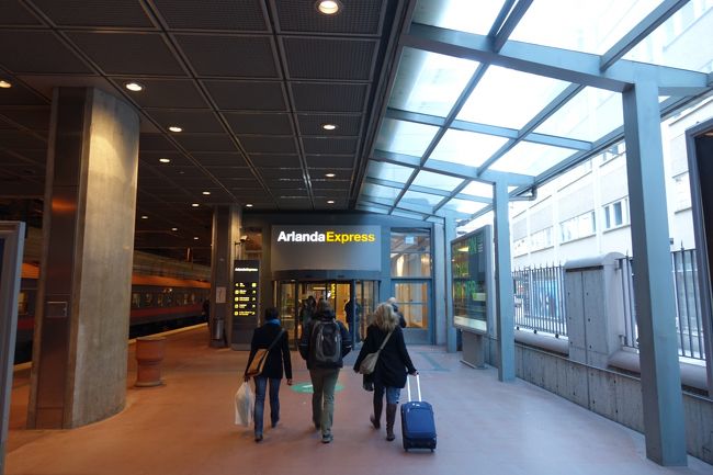 ストックホルム中央駅まで戻ってきました。