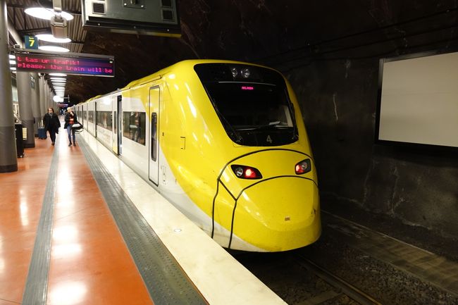 イエローの車体がカッコイイですね。