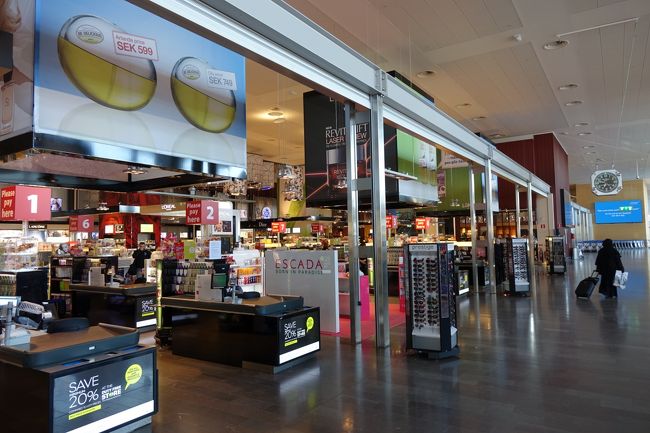 アーランダ空港にはお店が沢山有りましたよ。