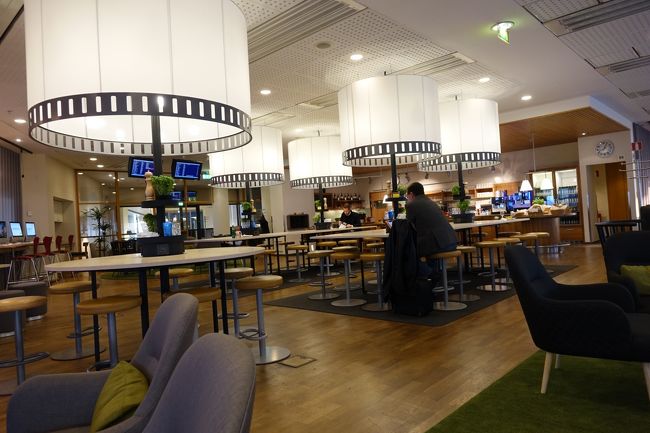 ここのラウンジも結構広いです。