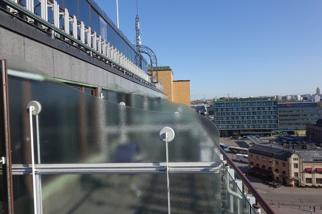 バルコニーに出てみました。カモメの鳴き声が聞こえます。