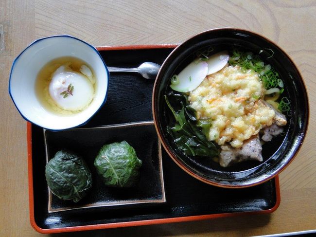 ふる里定食1080円黒米のもち入りうどん、高菜？のおむすび、温泉卵