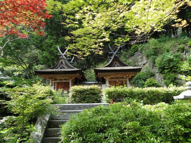 春日堂・白山堂、全国で最も古い春日造社殿。