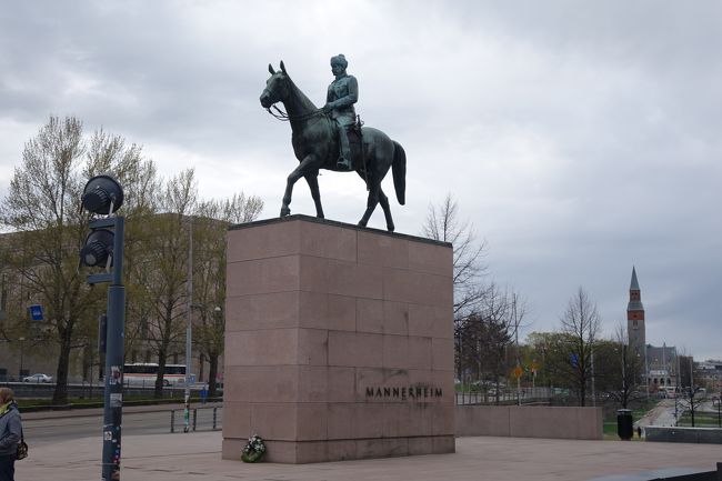 食料品を部屋において、市内観光に出かけました。