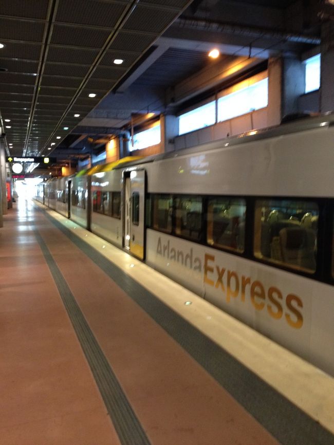 帰りはアーランダエクスプレスで空港に向かいます。