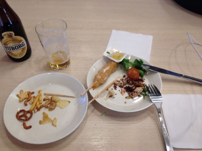 夕食をここで取っちゃいます。