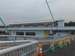 シーサイドラインの「八景島」駅が見えてきました。