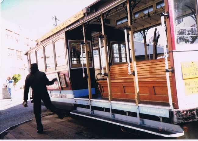 サンフランシスコ名物ケーブルカーですね〜
