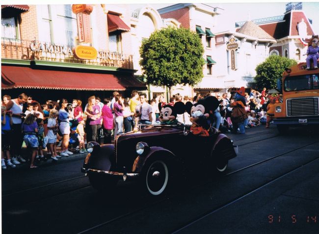 ちゃっかり、ディズニーランドへも行ってしまいました〜〜