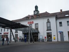 クレムス / ドナウ駅（Krems/Donau Bahnhof）とバーンホーフ広場（Bahnhofplatz）