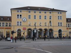 レーゲンスブルク駅（Regensburg Hauptbahnhof）とバーンホーフ通り（Bahnhofstraße）

・ドナウ河畔の美しい街レーゲンスブルク［４年前］

http://4travel.jp/travelogue/10464922