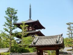 １０分ほどで法輪寺に到着。
飛鳥様式の三重塔が美しいです。
　