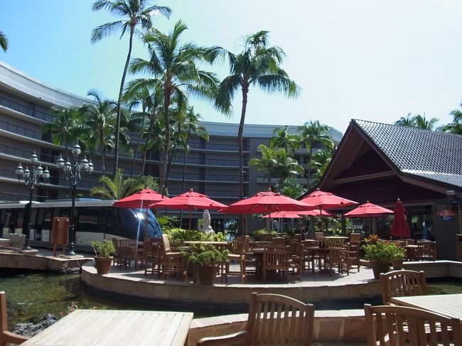 空港で他のLOOK JTBツアー利用者と一緒に説明を受けて、ホテルに移動。宿はヒルトン・ワイコロアビレッジのオーシャンタワーです。