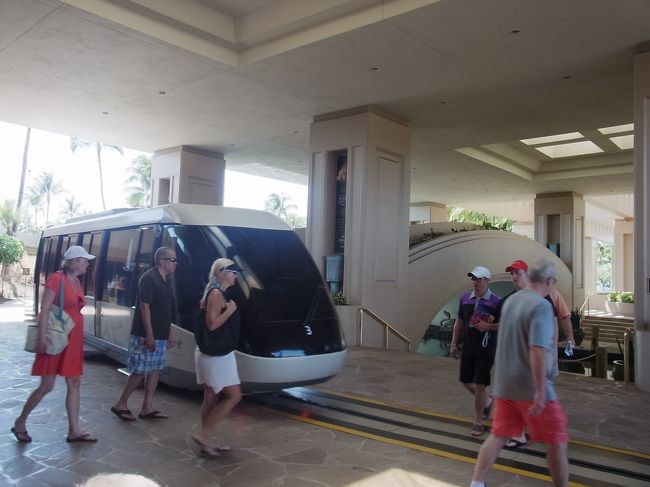 トラムです。すぐに乗れたり、10分ほど待ったり。もちろん、徒歩で歩いてもオーシャンタワーまで行けます。