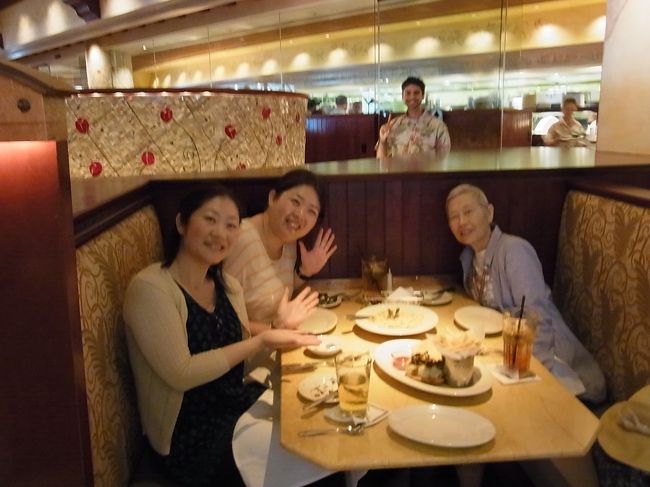 パスタとハンバーガーとケーキをシェア。<br />美味しかった！