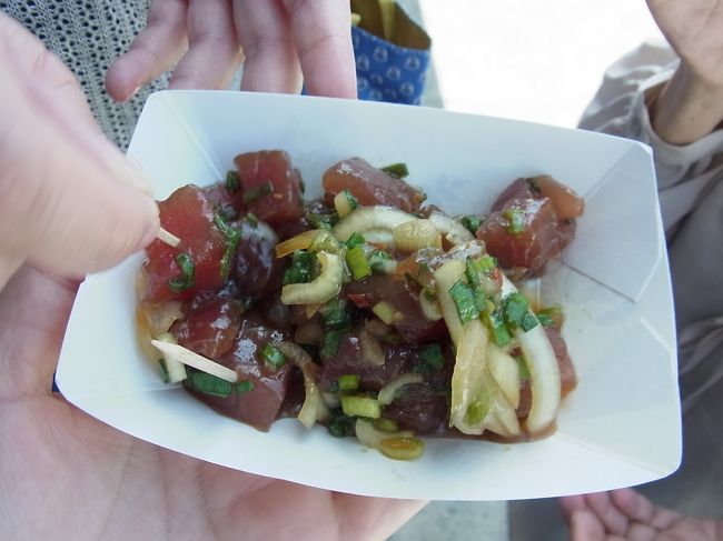 無料で試食させてもらいます。定番の醤油漬けだったかな？　美味しかった！