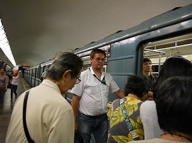 現地添乗員は、ものすごく緊張していて、バッグは前で<br />構えて、カメラなども十分気をつけるように何度も注意されました <br />そんなわけで、あまり、カメラが向けられなかったです