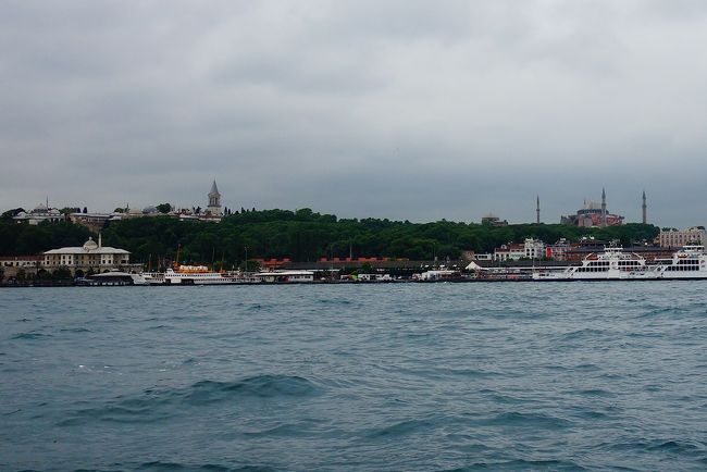 天気が悪くてもカラキョイからみる景色は絶景でした。<br />イスタンブールにまた来たんだなーってな感じ。
