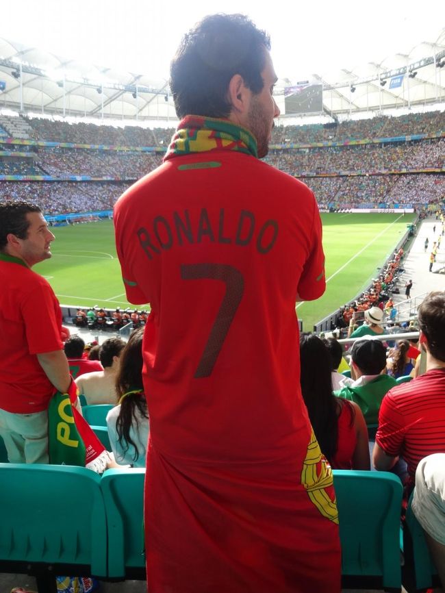 多分怒っている<br />ビール上に向かって放り投げたのでとばっちり受けた