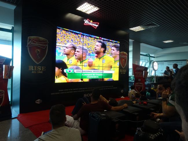 空港のTVでブラジル−クロアチア戦<br />０−０だがいい試合だった