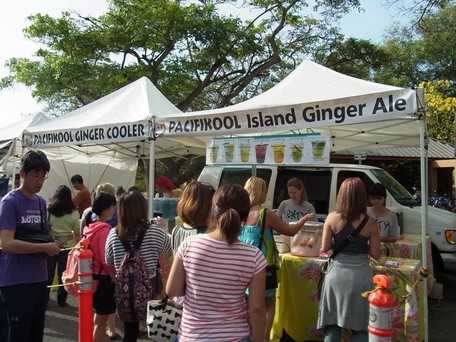 パシフィクールのジンジャーエールもGETです。昨日もカイルアのファーマーズマーケットで飲んだけど、今日も飲みます。