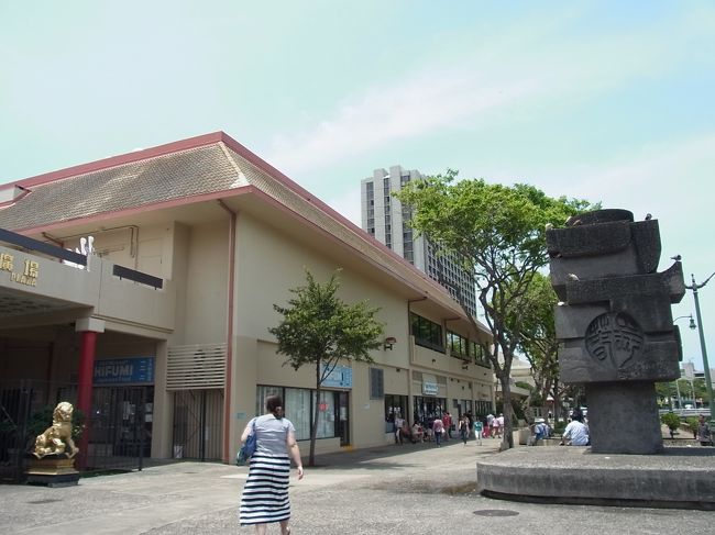 チャイナタウンを抜けて、歩いてダウンタウン中心部に向かいます。レトロな雰囲気が漂う、ダウンタウン。ところどころに、おしゃれな雑貨屋や洋服やさんがありました。「ファイティング・イール」もありました。