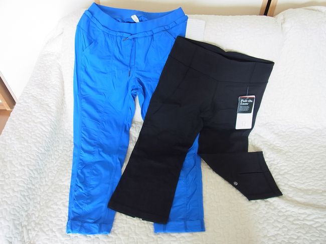 大好きな「ルルレモン」のヨガパンツたち。日本では通販でしか買えないのとバカ高いので手が出ない。だいたい3〜4割くらい安いんじゃないかなあ？