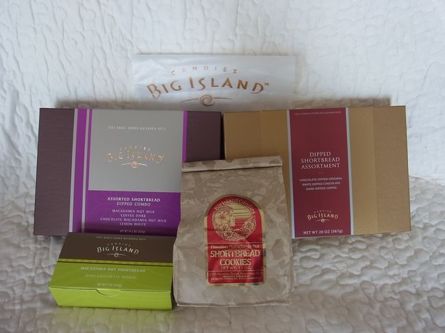 ハワイ島の「ビッグアイランドキャンディーズ」のクッキー。小さい箱はアラモアナで、それ以外はハワイ島で購入。