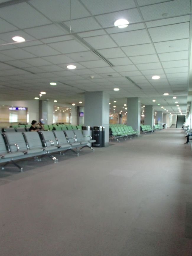 意外に広いです。<br /><br />そんなに前ではないですが、人が居ない・・・；；<br />皆直前に来るタイプ？？