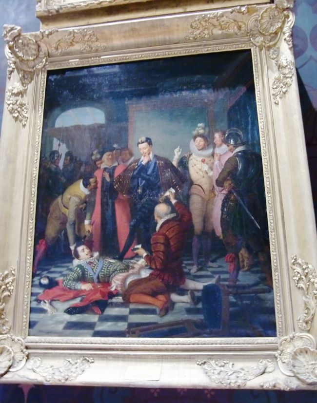 バルテルミー・ドゥルップ：ギーズ公の死体を足蹴にするアンリ３世。<br /><br />１５８８年１２月。当時アンリ３世はカトリックとプロテスタントを融和させプロテスタントの信仰の自由を認めようとしていた。これに真っ向から反対するカトリック側の首魁ギーズ公アンリは逆に三部会を開催して王を罷免しようとした。<br />危険を感じたアンリ３世は機先を制しギーズ公をブロワ城に呼び寄せ暗殺したのである。