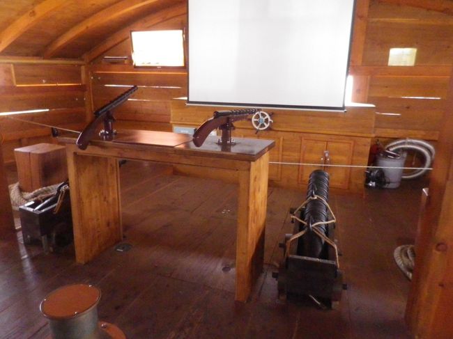 亀甲船内の展示品