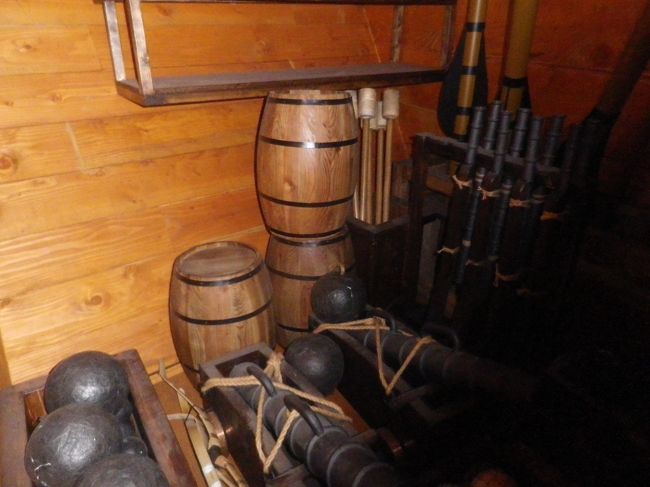 亀甲船内の展示品