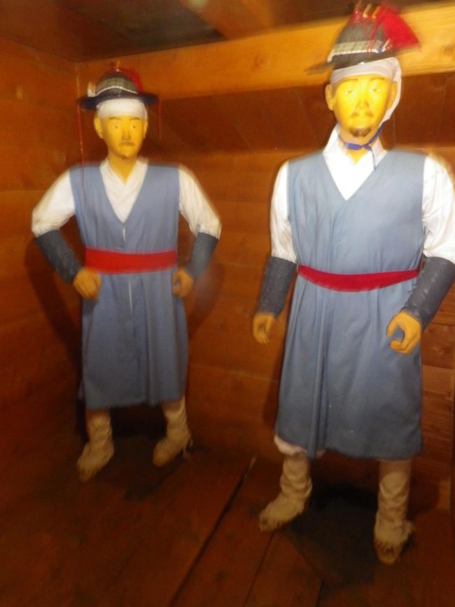 亀甲船内の展示品