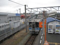 予讃線普通電車。伊予北条駅に到着。