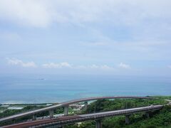 カーナビの案内を無視して、ニライカナイ橋を寄り道。