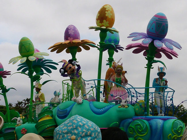 11時から『ヒッピティ・ホッピティ・スプリングタイム』スタート♪<br />ミッキーのバニバニダンス、かわいいです(*^^*)<br />でも一緒に踊るには難易度高いかなぁ(((^^;)<br />みんなすごく可愛くて楽しかったです♪