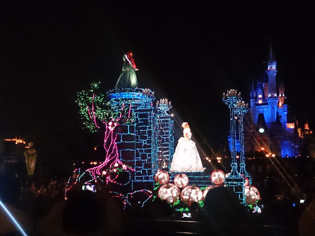 シンデレラ城とシンデレラ .*:＊:☆:*