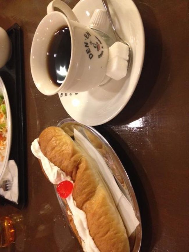 コーヒーとパンのセット