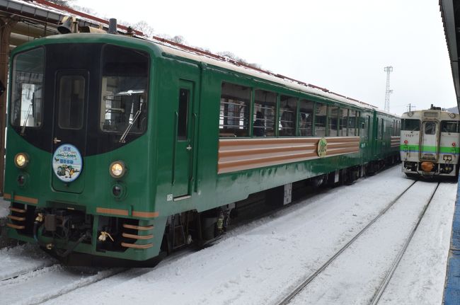 網走駅で発車を待つ「ノロッコ１号」。