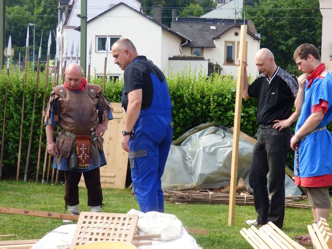 　焚き火を焚いて何をしているのかと思ったら、中世衣装を着ているんですよ。なんかイベントがあるみたいですよ。ロッテンブルグほどじゃないにしても。