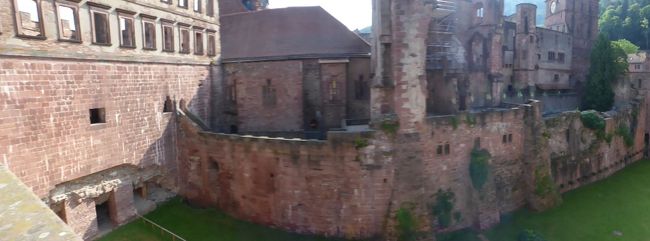 　確かこっちの方はわざわざ王妃エリザベートのためにフリードリッヒ5世がステージにしたとかしなかったとか。