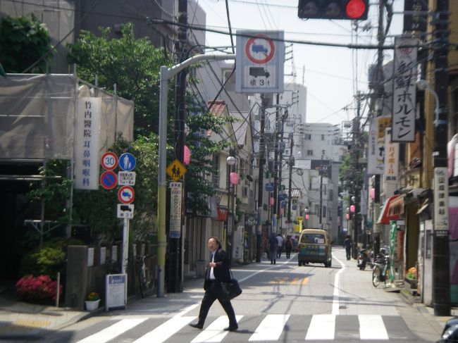 走ってきた道です。現「道幅は江戸時代と同じ」と品川寺の門で出会ったボランティアガイドの方がおっしゃっていました。現在の生活道路としては十分な道路幅ですが、幹線道路としては使えません。
