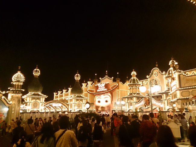 うっとりと夢見心地のまま『トイストーリー・マニア！』へ。<br />朝イチに並んだFPをようやく使う時が来ました(笑)。<br /><br />トイストーリーは母が大好きな作品なので、この旅の締めにちょうど良かったかも！<br />二人で気合いをいれてシューティング！！<br />夢中になって必死に頑張りました(笑)。<br />↓その結果↓